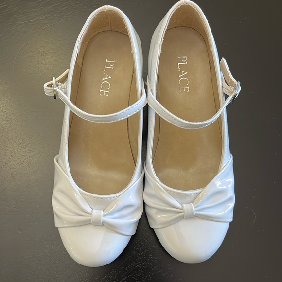 Children’s place white shoes, Girls Size 1 - Picture 1 of 5